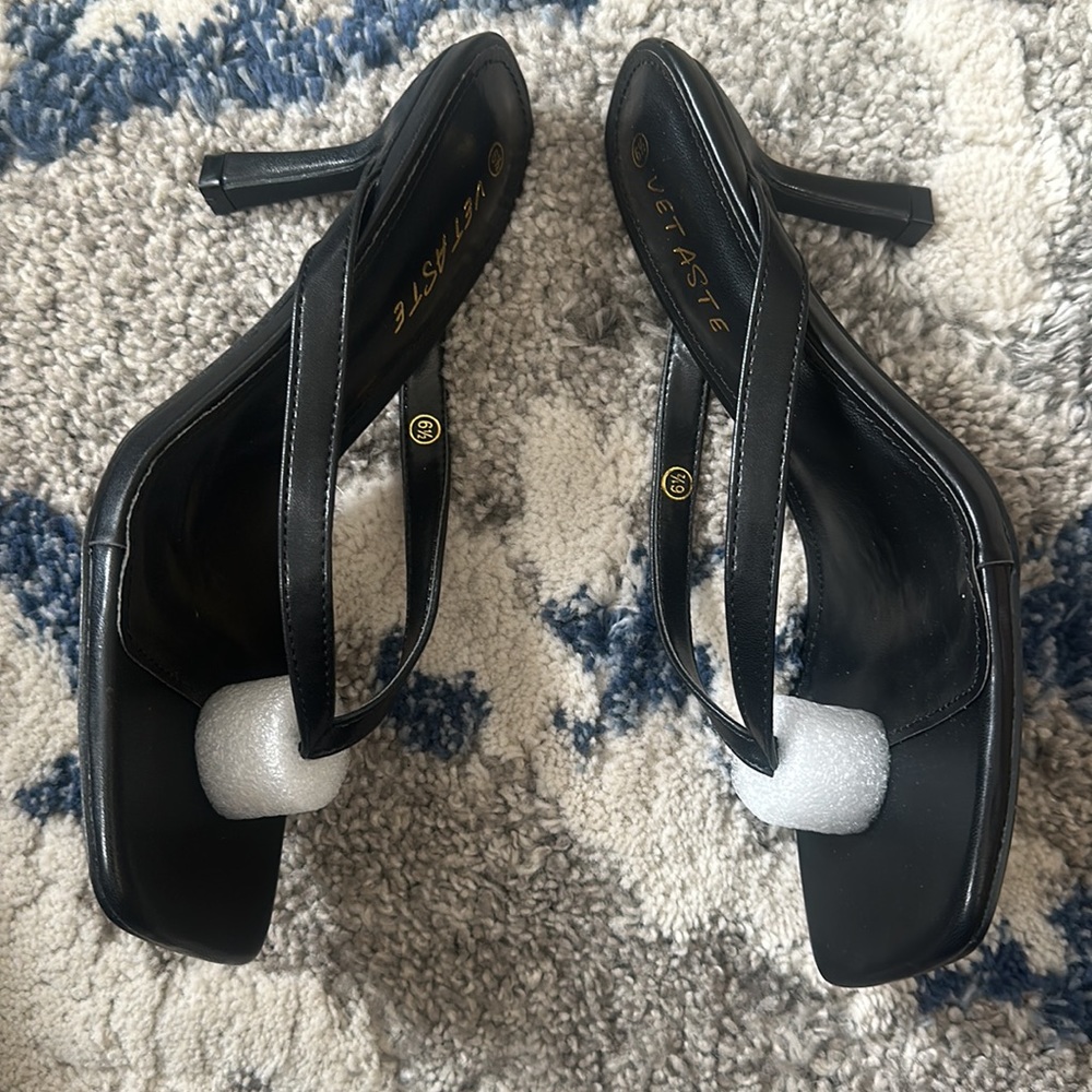 Vetaste Black Sandal Thongs Size 6.5 - Picture 3 of 3